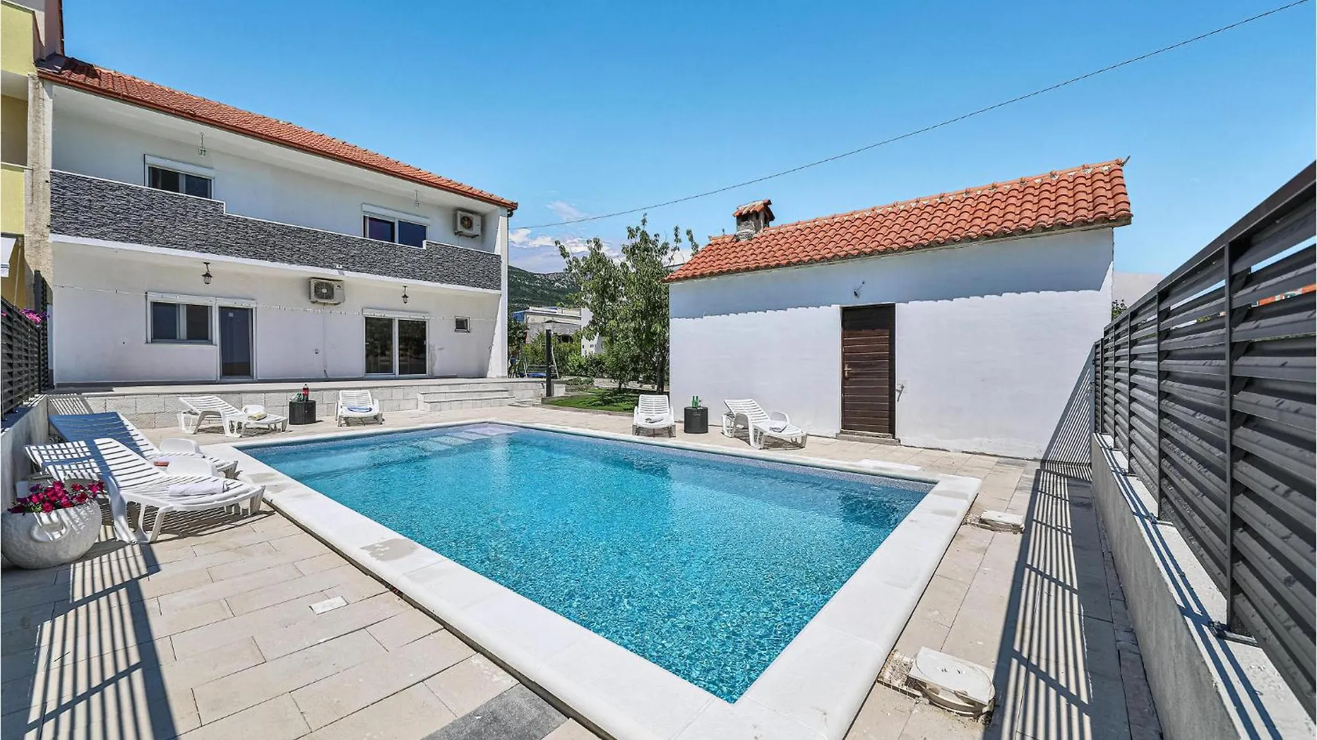 2 Bedroom Amazing Home In Kastel Stari Kastela