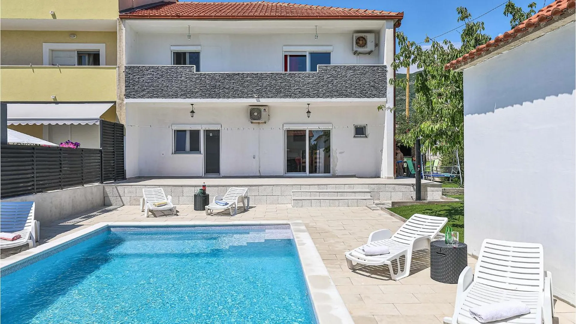 2 Bedroom Amazing Home In Kastel Stari Kastela Holiday home
